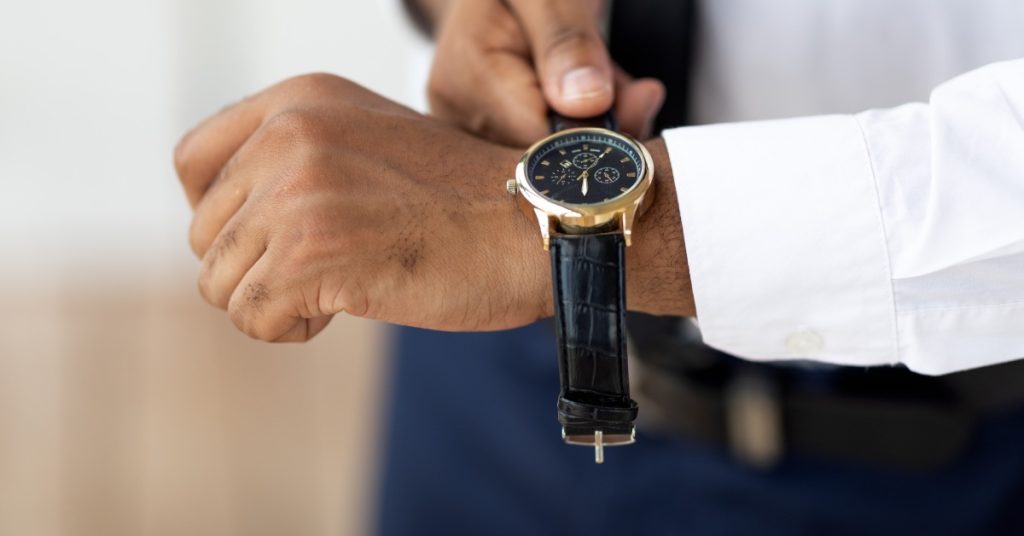Comment bien porter une montre de luxe